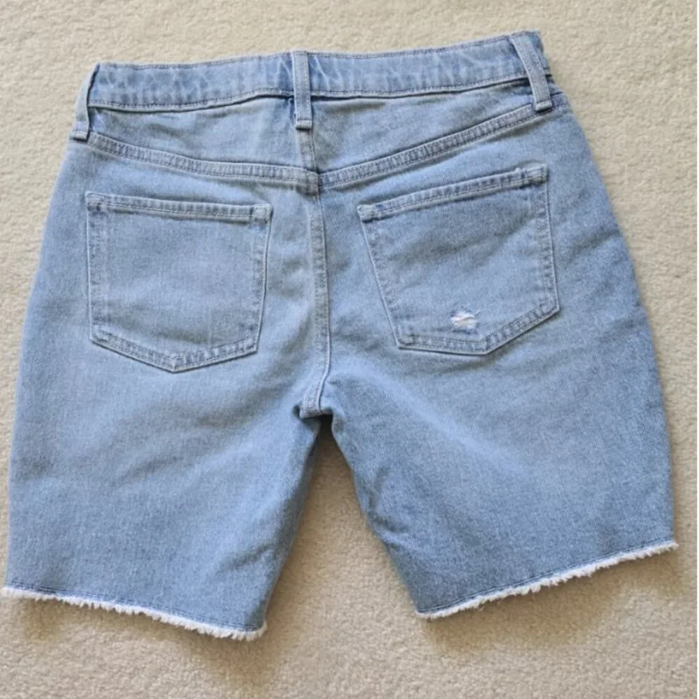 🌸‎ OLD NAVY High-Waisted Cut-Off Jean Bermuda Shorts | Medium Wash - Size 14 🌸